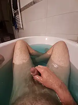 Snapshot of chrisili1986 chatting on November 28, 2025, 3:36 pm chrisili1986 online show from November 28, 2025, 3:36 pm