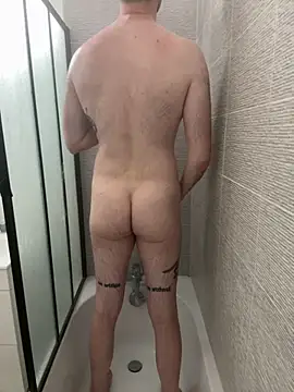 Snapshot of TomieSoichi chatting on October 7, 2025, 5:04 am TomieSoichi online show from October 7, 2025, 5:04 am