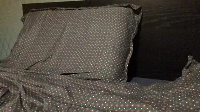 Snapshot of TomieSoichi chatting on November 18, 2025, 8:24 pm TomieSoichi online show from November 18, 2025, 8:24 pm