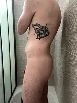 Snapshot of TomieSoichi chatting on November 27, 2025, 6:15 am TomieSoichi online show from November 27, 2025, 6:15 am