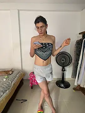 Violeta Foxz online show from June 10, 2026, 7:24 pm