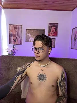 Snapshot of _tylerr_ chatting on September 14, 2025, 4:50 pm tylerr online show from September 14, 2025, 4:50 pm