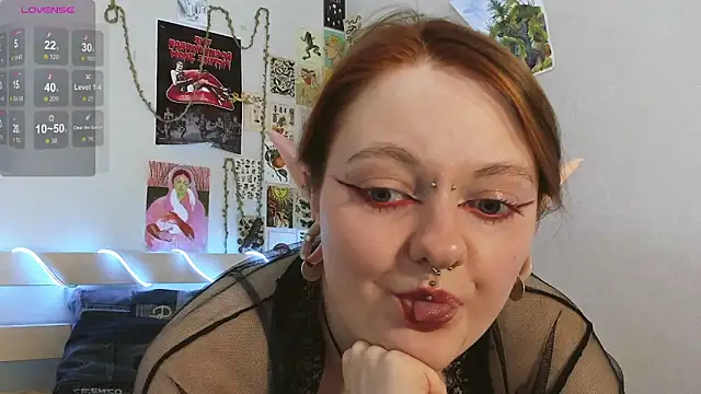 Snapshot of WonderConnie1 chatting on March 5, 2026, 1:29 pm WonderConnie1 online show from March 5, 2026, 1:29 pm