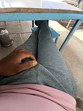 Snapshot of blackyporiki chatting on September 29, 2025, 2:38 am blackyporiki online show from September 29, 2025, 2:38 am