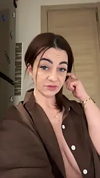 Snapshot of Roxanne_Skye chatting on November 16, 2025, 4:56 pm Roxanne Skye online show from November 16, 2025, 4:56 pm