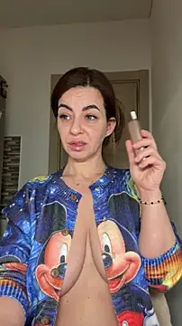 Snapshot of Roxanne_Skye chatting on November 25, 2025, 3:17 am Roxanne Skye online show from November 25, 2025, 3:17 am