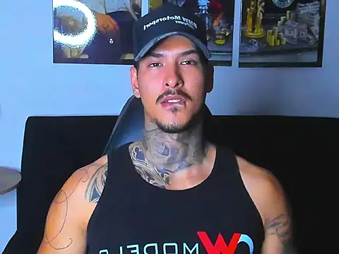 jiro kenji1 online show from February 21, 2026, 8:43 pm