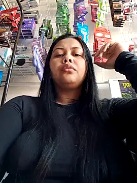 Snapshot of Alessandraa- chatting on October 23, 2025, 3:11 pm Alessandraa- online show from October 23, 2025, 3:11 pm