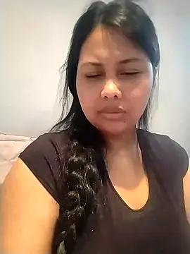 Snapshot of Alessandraa- chatting on February 9, 2026, 2:43 pm Alessandraa- online show from February 9, 2026, 2:43 pm