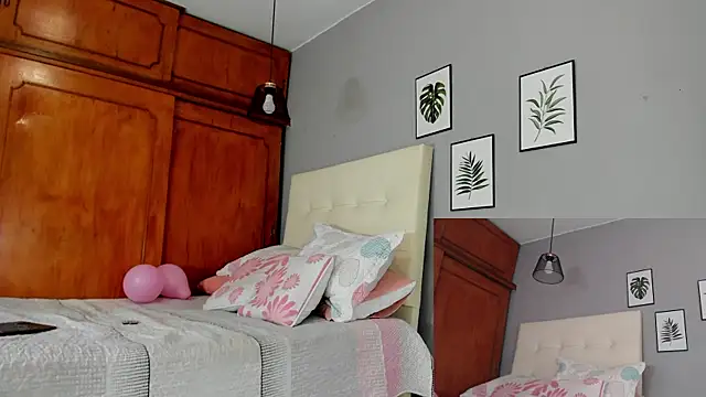 SophieW1 online show from October 18, 2025, 12:17 pm