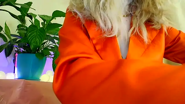 Politeeliza online show from May 6, 2026, 8:14 pm