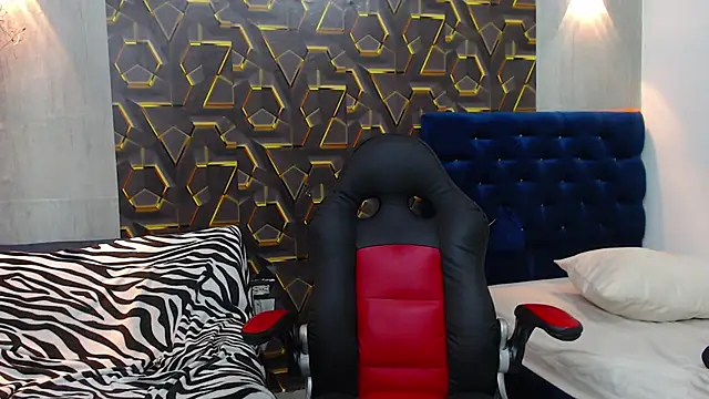 miss leidy  online show from November 10, 2025, 2:21 am