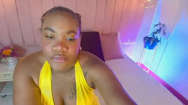 Chloee Miller1 online show from October 7, 2025, 12:46 pm