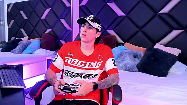 Handsomeboyss19 online show from October 18, 2025, 2:36 am