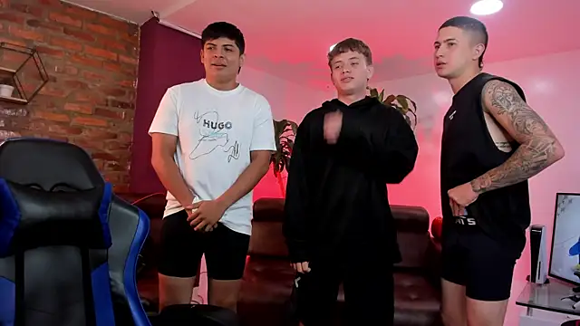 Handsomeboyss19 online show from November 7, 2025, 1:38 am