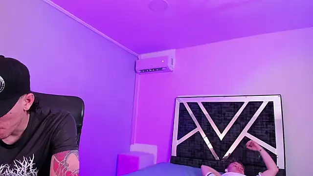 Snapshot of Handsomeboyss19 chatting on February 5, 2026, 1:54 am Handsomeboyss19 online show from February 5, 2026, 1:54 am