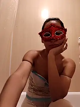 Snapshot of Luu-Lii777 chatting on February 12, 2026, 7:31 pm Luu-Lii777 online show from February 12, 2026, 7:31 pm