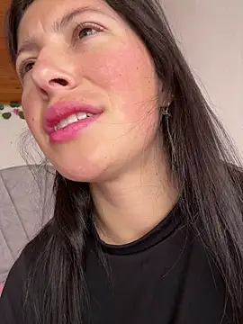 Snapshot of Mia_salinass chatting on December 4, 2025, 5:21 pm Mia salinass online show from December 4, 2025, 5:21 pm