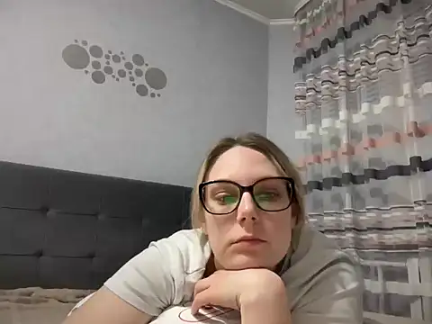 Snapshot of NikexPretty chatting on March 16, 2026, 7:51 pm NikexPretty online show from March 16, 2026, 7:51 pm