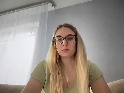 Snapshot of NikexPretty chatting on March 20, 2026, 12:43 pm NikexPretty online show from March 20, 2026, 12:43 pm