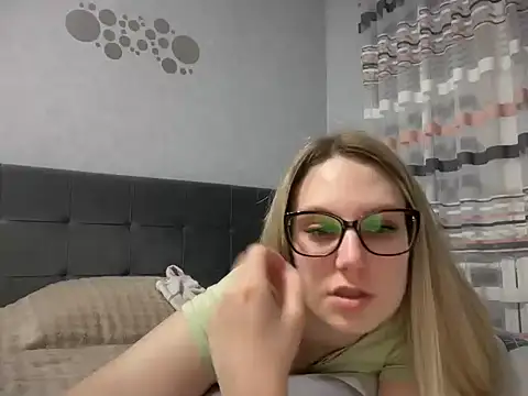 Snapshot of NikexPretty chatting on April 22, 2026, 6:53 pm NikexPretty online show from April 22, 2026, 6:53 pm