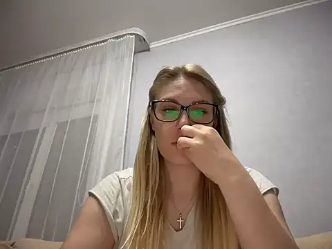 Snapshot of NikexPretty chatting on May 17, 2026, 6:59 pm NikexPretty online show from May 17, 2026, 6:59 pm