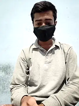 GirlsCrush  online show from November 12, 2025, 7:13 pm