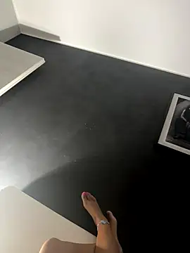 BabyLeopard online show from September 18, 2025, 4:42 pm