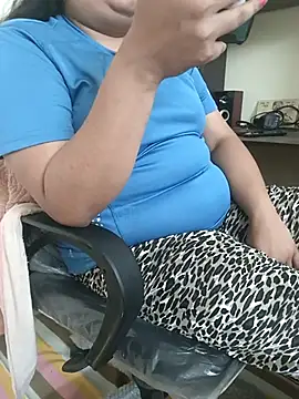 payal 261072  online show from October 26, 2025, 3:56 am