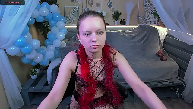 Snapshot of Bloom_evl chatting on February 19, 2026, 7:43 pm Bloom evl online show from February 19, 2026, 7:43 pm