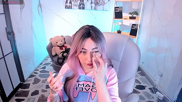 Snapshot of SarahCastro1_ chatting on October 22, 2025, 4:46 am SarahCastro1 online show from October 22, 2025, 4:46 am