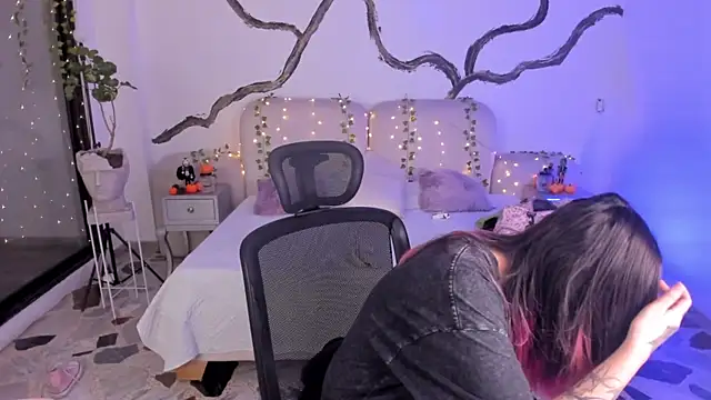 Snapshot of SarahCastro1_ chatting on October 29, 2025, 4:59 am SarahCastro1 online show from October 29, 2025, 4:59 am