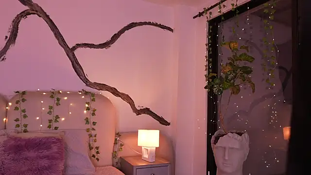 Snapshot of SarahCastro1_ chatting on November 18, 2025, 4:50 am SarahCastro1 online show from November 18, 2025, 4:50 am