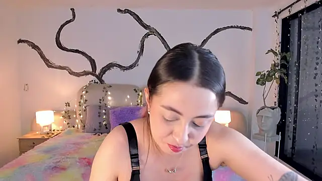 Snapshot of SarahCastro1_ chatting on December 4, 2025, 4:33 am SarahCastro1 online show from December 4, 2025, 4:33 am