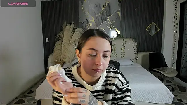 SarahCastro1  online show from January 16, 2026, 3:10 am