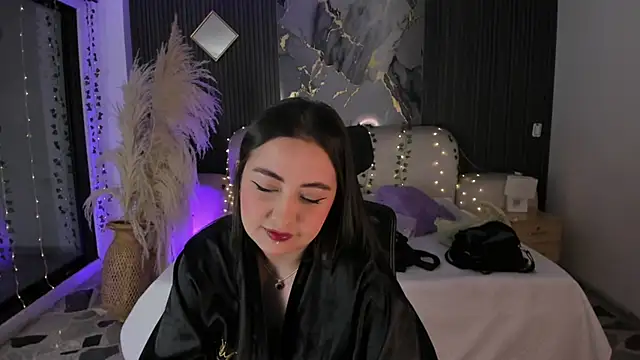 SarahCastro1  online show from February 13, 2026, 4:19 am