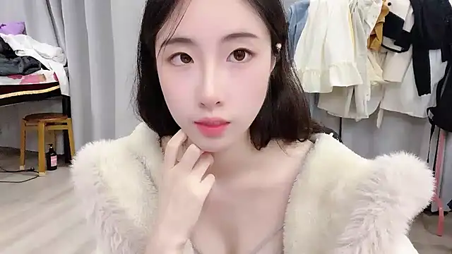 Snapshot of Freya7777 chatting on October 12, 2025, 1:43 pm Freya7777 online show from October 12, 2025, 1:43 pm