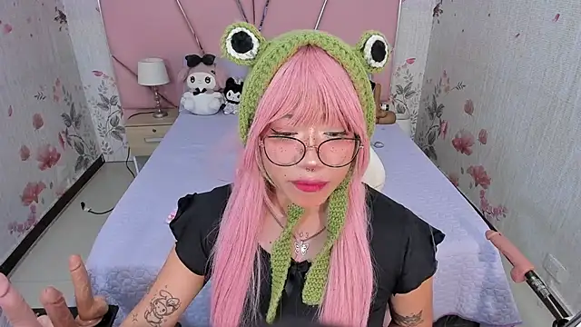 SafiroAgataaa online show from November 28, 2025, 8:00 pm