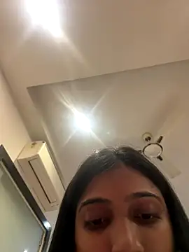 Snapshot of HeerStd chatting on January 8, 2026, 11:01 am HeerStd online show from January 8, 2026, 11:01 am