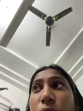 Snapshot of HeerStd chatting on February 4, 2026, 6:19 am HeerStd online show from February 4, 2026, 6:19 am