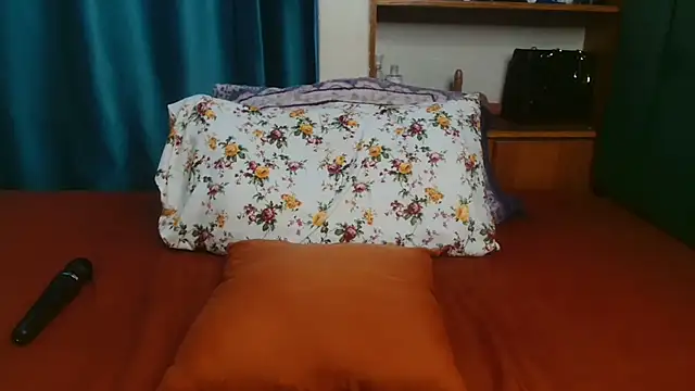 Snapshot of Keishaa-77 chatting on April 22, 2026, 3:35 pm Keishaa-77 online show from April 22, 2026, 3:35 pm