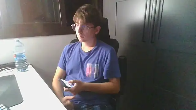 Snapshot of aaress22cm chatting on October 15, 2025, 6:19 pm aaress22cm online show from October 15, 2025, 6:19 pm