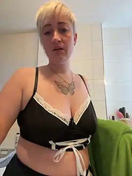 Snapshot of Rozendefotz chatting on November 4, 2025, 7:07 am Rozendefotz online show from November 4, 2025, 7:07 am