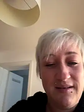 Snapshot of Rozendefotz chatting on November 27, 2025, 7:32 am Rozendefotz online show from November 27, 2025, 7:32 am