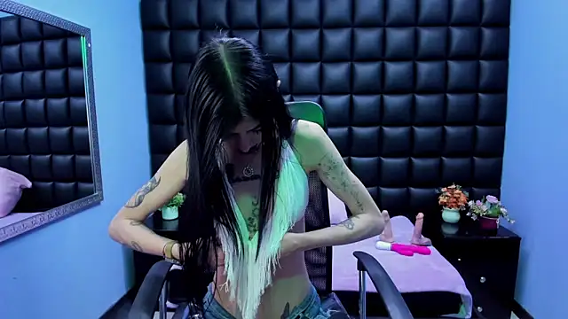 Snapshot of Dulce_Miaa_ chatting on February 2, 2026, 5:33 pm Dulce Miaa online show from February 2, 2026, 5:33 pm