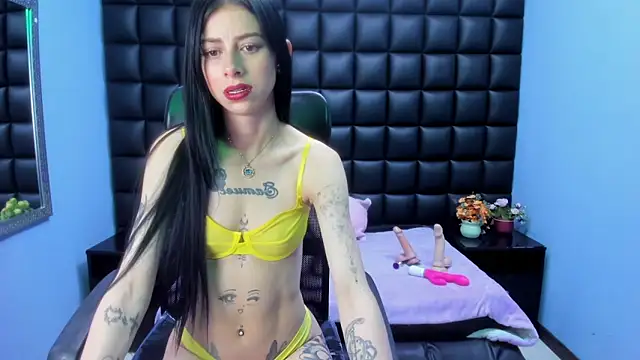 Snapshot of Dulce_Miaa_ chatting on February 9, 2026, 5:39 pm Dulce Miaa online show from February 9, 2026, 5:39 pm