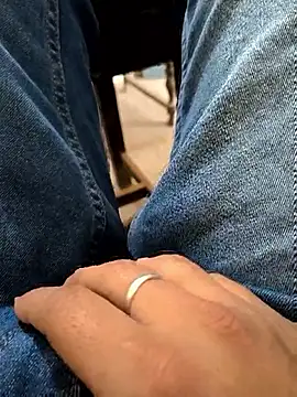 bigdick lickingexpert08 online show from October 27, 2025, 8:51 am