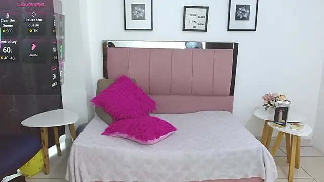 Snapshot of SammySmall_F_w chatting on February 2, 2026, 10:19 pm SammySmall F w online show from February 2, 2026, 10:19 pm