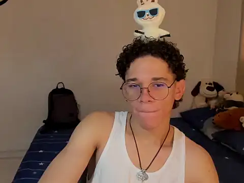 Snapshot of Tom_Blues chatting on October 24, 2025, 1:29 pm Tom Blues online show from October 24, 2025, 1:29 pm