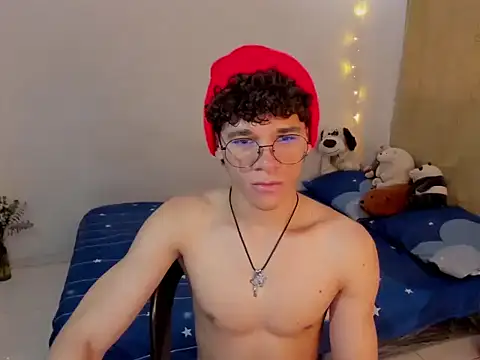 Snapshot of Tom_Blues chatting on November 5, 2025, 1:00 pm Tom Blues online show from November 5, 2025, 1:00 pm